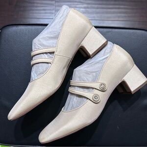 Elegant Cream Sam Edelman 9.5 Women's Shoes